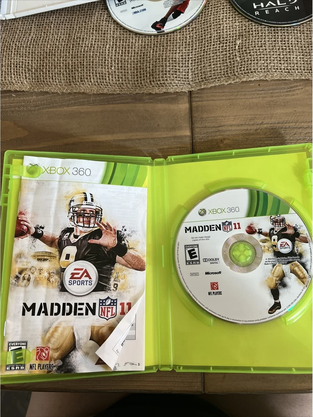 Madden NFL 11 (Microsoft Xbox 360, 2010) W/ bonus NBA LIVE 07